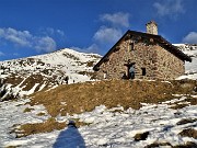 Dai Piani al Monte Avaro neve, sole, ventooo ! 4febb23 - FOTOGALLERY